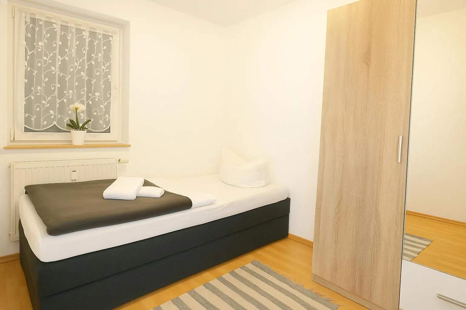 Sunnyhome Monteurwohnungen Und Apartments Nahe Regensburg Nittendorf 0*,